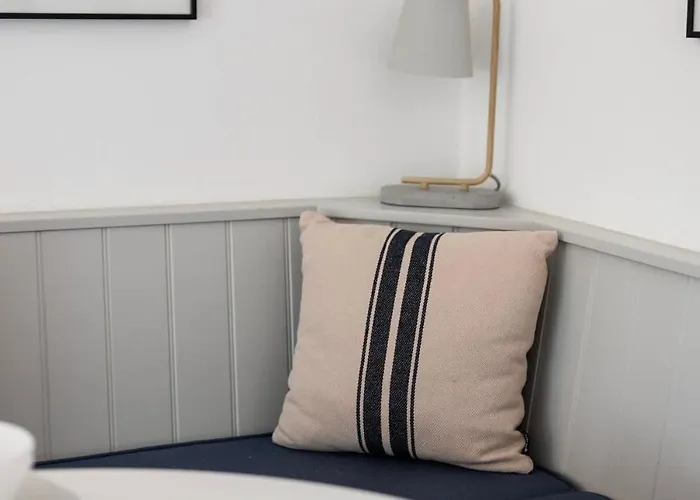 The Mews Flat, Near Clifton Suspension Bridge With Off-street Parking * Bristol