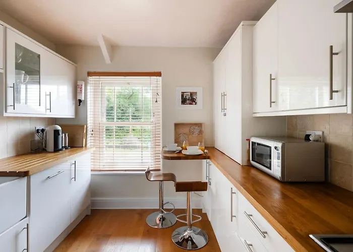 The Mews Flat, Near Clifton Suspension Bridge With Off-street Parking * Bristol