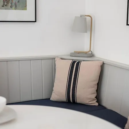 The Mews Flat, Near Clifton Suspension Bridge * Bristol