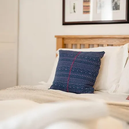 The Mews Flat, Near Clifton Suspension Bridge With Off-street Parking Bristol