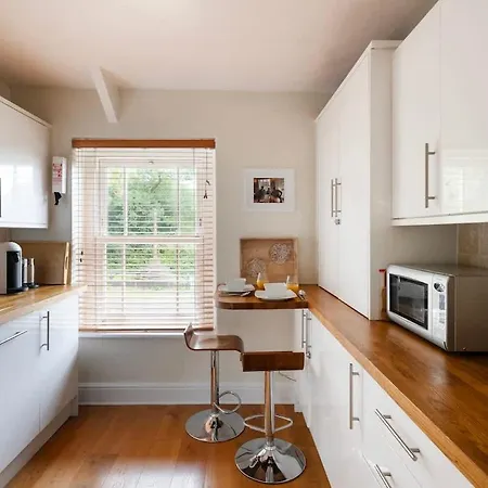 The Mews Flat, Near Clifton Suspension Bridge * Bristol