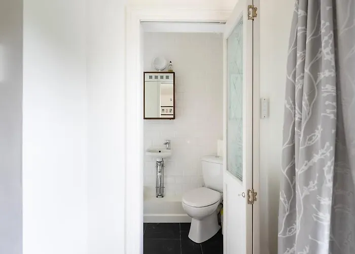 The Mews Flat, Near Clifton Suspension Bridge With Off-street Parking * Μπρίστολ